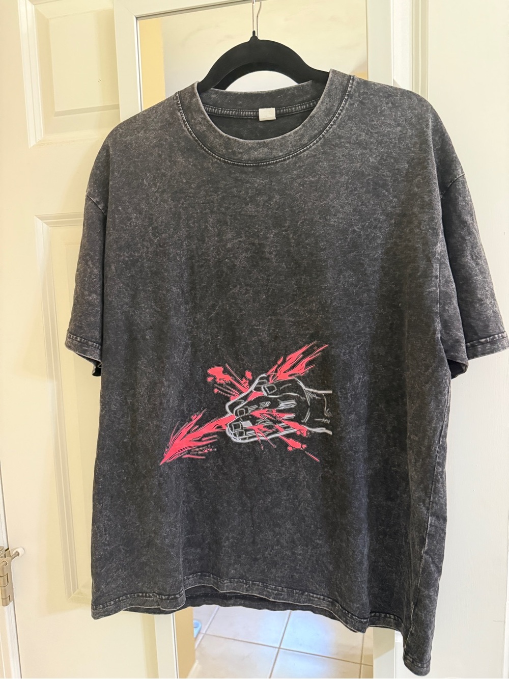 Jujutsu kaisen Men's Black Short-Sleeve Graphic Tee with Pink Accent